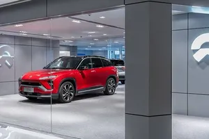 La marca china NIO de coches eléctricos mejora sus ventas y apunta a Tesla