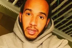 Hamilton reaparece: «Ha sido una de mis semanas más difíciles»