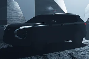 La marca de los tres diamantes presenta el primer teaser del Mitsubishi Outlander 2021