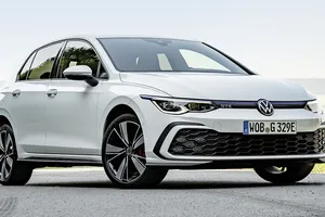 Volkswagen Golf GTE 2021, precios y equipamiento del renovado híbrido enchufable