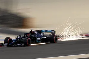 Russell comienza sacándole los colores a Bottas en el primer asalto de Sakhir