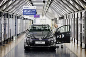 Termina la producción del Volkswagen e-Golf en la fábrica de cristal de Dresde
