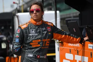 Simona de Silvestro regresa a la Indy 500 con el apoyo técnico de Penske
