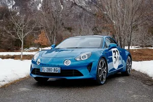 Esteban Ocon y el Alpine A110S, juntos en el Rally de Montecarlo