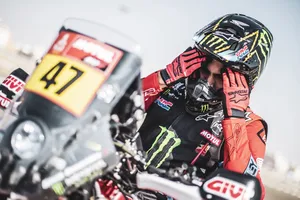 Kevin Benavides conquista la quinta etapa del Dakar tras sufrir una caída