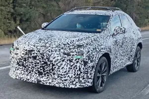 El Lexus NX 2022 posa en fotos espía en Estados Unidos durante unas pruebas