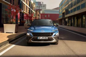 Precios del nuevo Hyundai Kona Híbrido 2021, el SUV electrificado se pone al día