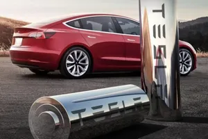 Reino Unido - Diciembre 2020: Tesla da el último golpe con el Model 3