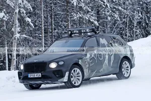 El nuevo Bentley Bentayga EWB 2022 pasa de fase, turno de las pruebas de invierno
