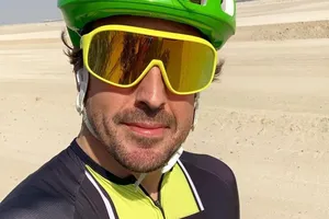 Fernando Alonso, atropellado mientras se entrenaba en bici
