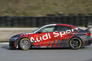 El nuevo Audi RS 3 LMS TCR tiene su primer test en Castellolí