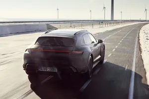 El Porsche Taycan Cross Turismo ya tiene fecha de presentación, en una semana