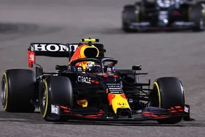 Así ha tenido que adaptar Pérez su pilotaje para poder domar el RB16B