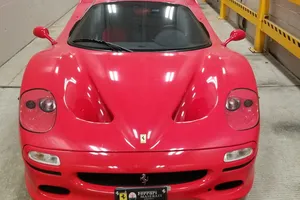 Un Ferrari F50 robado hace 18 años se convierte en el centro de una batalla judicial