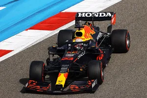 Verstappen confirma el favoritismo de Red Bull y Alonso arranca con problemas