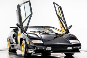 Espectacular Lamborghini Countach LP5000 Quattrovalvole casi sin uso a la venta