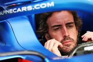 El «oxidado» Alonso avisa: «Pasamos a Sainz y Norris en la salida»