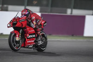 Bagnaia logra su primera pole en MotoGP en su debut con Ducati 