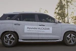 El Hyundai Alcazar posa con un camuflaje especial en un nuevo teaser
