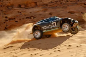 Johan Kristoffersson y Molly Taylor ganan el X-Desert de Extreme E