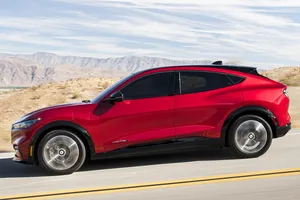 ¿Puede quedarse un coche eléctrico sin batería? El caso del Ford Mustang Mach-E