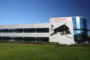 Red Bull ya construye su fábrica de motores para ganarlo todo con «los mejores talentos»