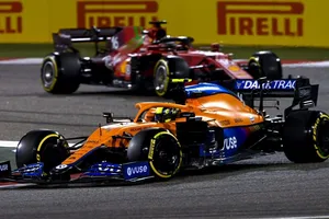 Sainz, sorprendido por las diferencias y similitudes del McLaren y el Ferrari