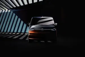 Destapado el frontal del Volkswagen Multivan 2022, solo disponible con DSG