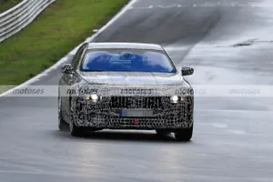 Nuevas fotos espía muestran prototipos del BMW Serie 7 2023 en Nürburgring