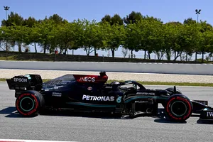 Hamilton logra su 100ª pole en una tensa clasificación en Montmeló