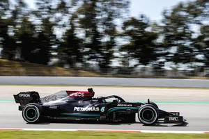 Hamilton cierra el viernes al frente con Alonso en un óptimo 5º