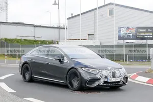 El nuevo Mercedes-AMG EQS 2022, avistado en fotos espía en Nürburgring