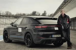 Walter Röhrl prueba el prototipo del Porsche Cayenne Coupé más radical [vídeo]