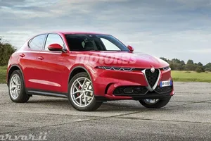 El nuevo Alfa Romeo Tonale, el esperado SUV italiano, ¡cazado a plena luz del día!
