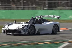 El Dallara Stradale XPE con menos camuflaje rodando a fondo en Monza [vídeo]