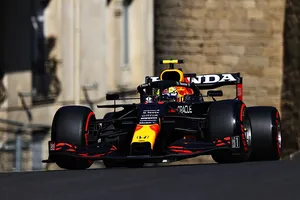 Doblete de Red Bull, con Sainz en zona de podio, Alonso 6º y Mercedes desaparecidos