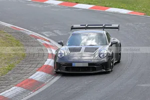 El Porsche 911 GT3 RS revela su impresionante alerón activo en Nürburgring
