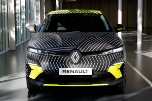 El nuevo Renault Megane E-Tech Electric 2022 se desnuda en estos teasers