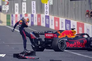 El reventón de Verstappen, el corte de Hamilton y la explicación de Pirelli: ¿qué pasó en Bakú?