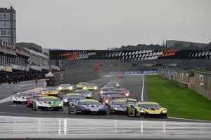 Sergio Paulet, doble podio en la Ferrari Challenge en Cheste