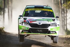Andreas Mikkelsen y Ola Floene protagonizan otro divorcio en el WRC