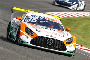 Arjun Maini y Sheldon Van der Linde lideran los libres del DTM en Lausitzring