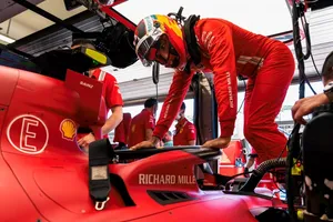 Ferrari cambia el motor de Sainz, que se acerca a la sanción