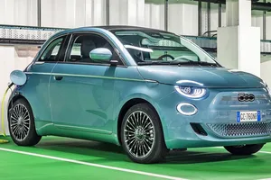 FIAT desvela sus planes para completar la electrificación de su gama en Europa