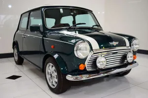 Aparece a la venta un MINI Cooper clásico a estrenar