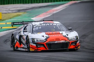 Weerts y Vanthoor repiten triunfo en Misano al volante del Audi #32