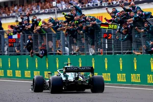 Aston Martin anticipa que apelará la exclusión a Vettel; el podio de Sainz en suspenso