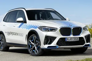 BMW iX5 Hydrogen, un SUV alimentado por hidrógeno y basado en el X5