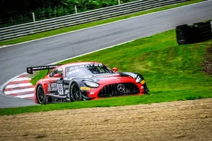 Doble pole para el Mercedes #88 de Marciello y Boguslavskiy en Brands Hatch