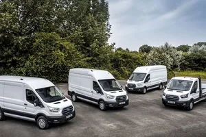 La nueva Ford E-Transit 2022 afronta sus pruebas más exigentes a manos de clientes